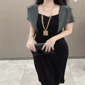 【送料無料】 ロングドレス 衣装 ひざ丈 Iライン プルオーバー 半袖 ラウンドネック キラキラ ラメ スリット エレガント 可愛い 大人可愛い きれいめ シンプル カジュアル シック コンサバ 華やか 大人 上品 おしゃれ お洒落 主役級 こなれ感 高見え 高級感 無地 春 夏 30代 40代 レディース 女性用 お出かけ 女子会 お呼ばれ 休日 お茶会 結婚式 二次会 パーティ 演奏会 フォーマル ファッション コーデ スタイル 楽ちん 体型カバー 美脚 脚長 定番 垢抜け 存在感