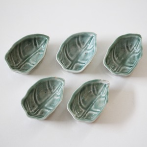 アンティーク　葉形の青磁豆皿５客組 d6.7cm　Antique Japanese Celadon Leaf Shaped Small Dishes,５pcs