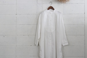 universal tissu ナチュラルタイプライタークラシックロングシャツ