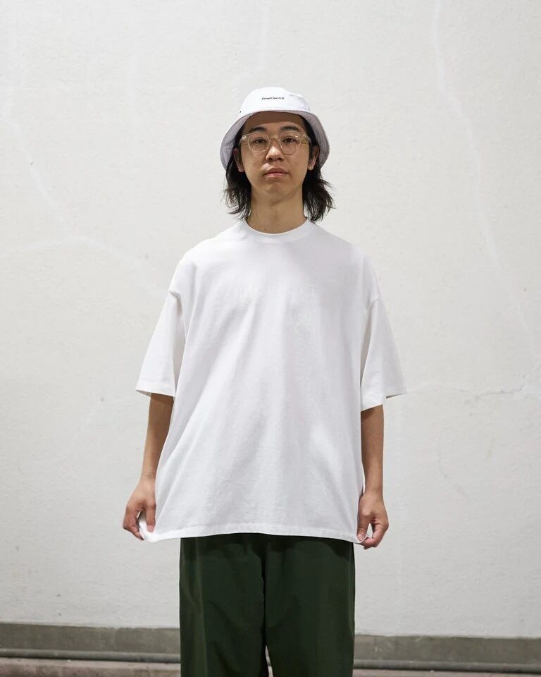 FreshService (フレッシュサービス) FS PRINTED TEE ”SIGNBOARD