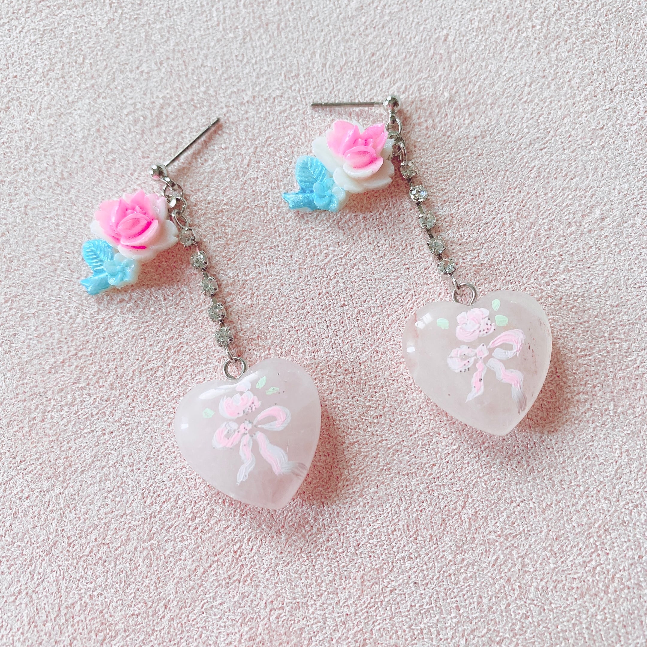 Hand paint x 天然石 ビジュ付き耳飾り