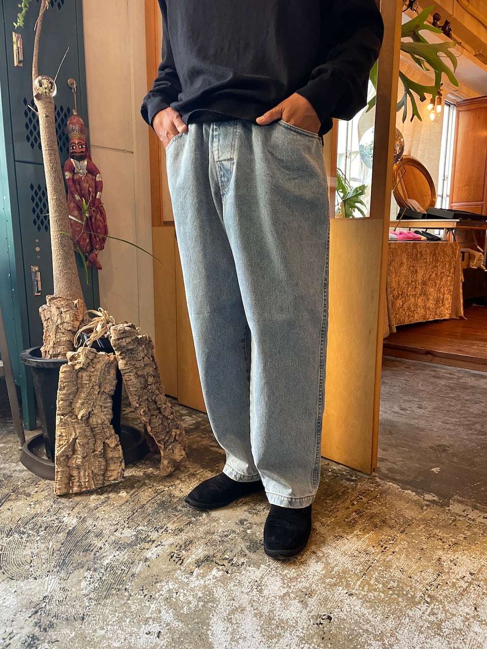 COMFORTABLE REASON / Fade Denim Slacks | EE ONLINE STORE -