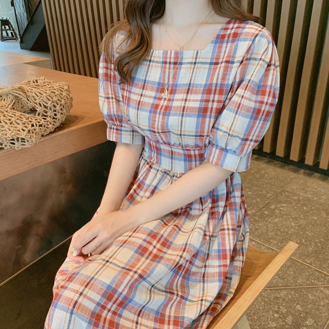 チェック柄ワンピース ワンピース ワンピドレス ミモレ ミモレ丈 ミディアム丈 袖あり 半袖 パフスリーブ スクエアネック フレア Aライン ウエストマーク ウエストリボン ハイウエスト かわいい 大人可愛い きれいめ シンプル カジュアル 大人 おしゃれ お洒落 大人可愛い 大人女子 こなれ感 ラブリー キュート ガーリー 主役級 柄 チェック柄 春 夏 10代 20代 30代 レディース 学生 通学 デート お出かけ 女子会 休日 着回し 普段使い 韓国 韓国系 S M L XL レ 5147