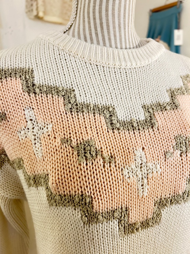 White V design sweater