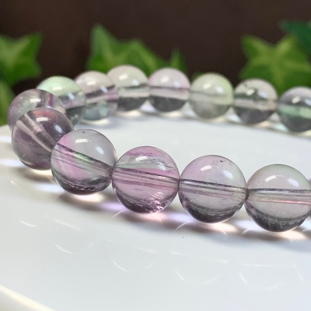 9.うる艶フローライト・ブレスレット