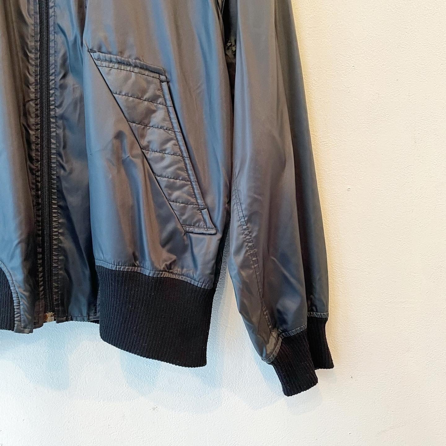 ISSEY MIYAKE SKYLINE" ○ Black nylon design racing jacket   Kissmet