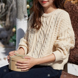 round neck pullover knit sweater