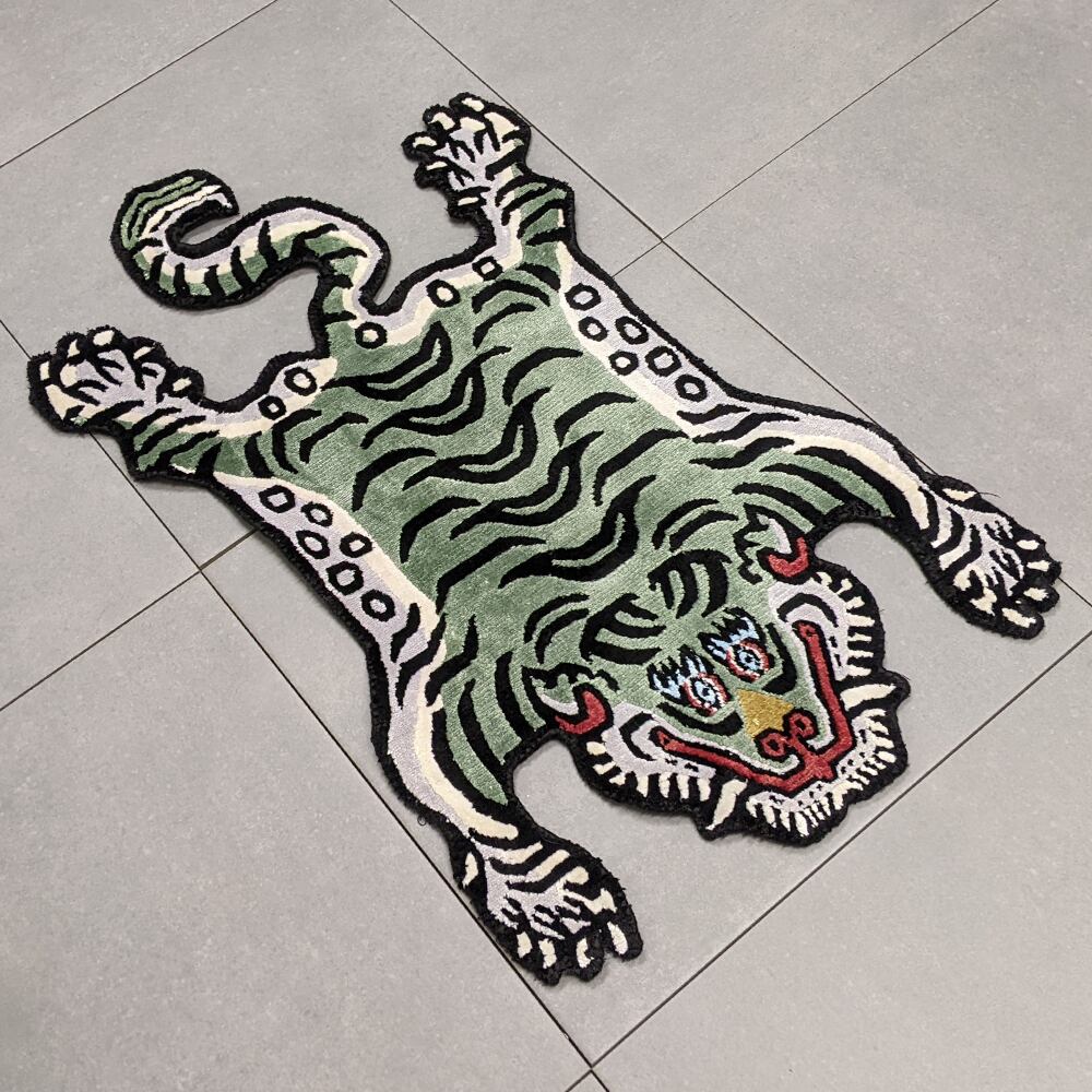 チベタンラグ　グリーン　シンプル Tibetan Tiger Rug (XSサイズ シルク フォレストグリーン 054