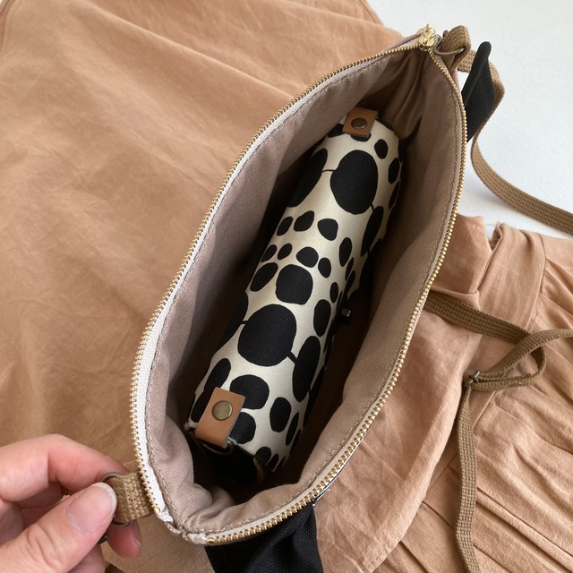 再販3回目・大人可愛いフリルショルダー・ブラック