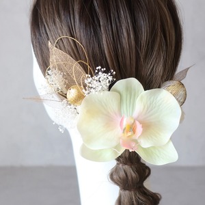 胡蝶蘭とかすみ草のヘアパーツ