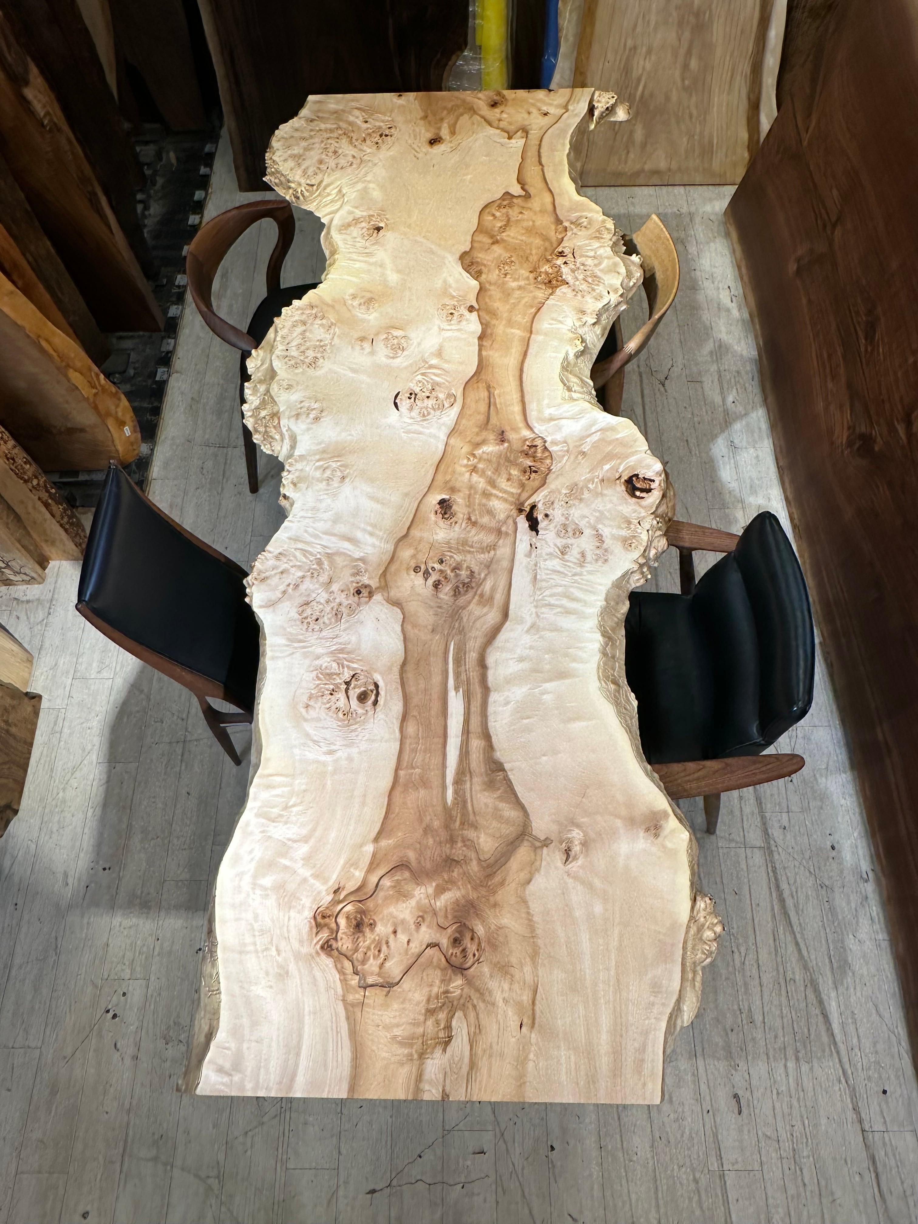 栃瘤（トチコブ）_2400×700-900×50_浅草本店_テーブル天板/一枚板