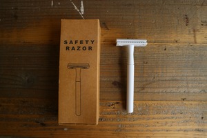 Eco-Friendly Safety Razor  繰り返し使える両刃カミソリ