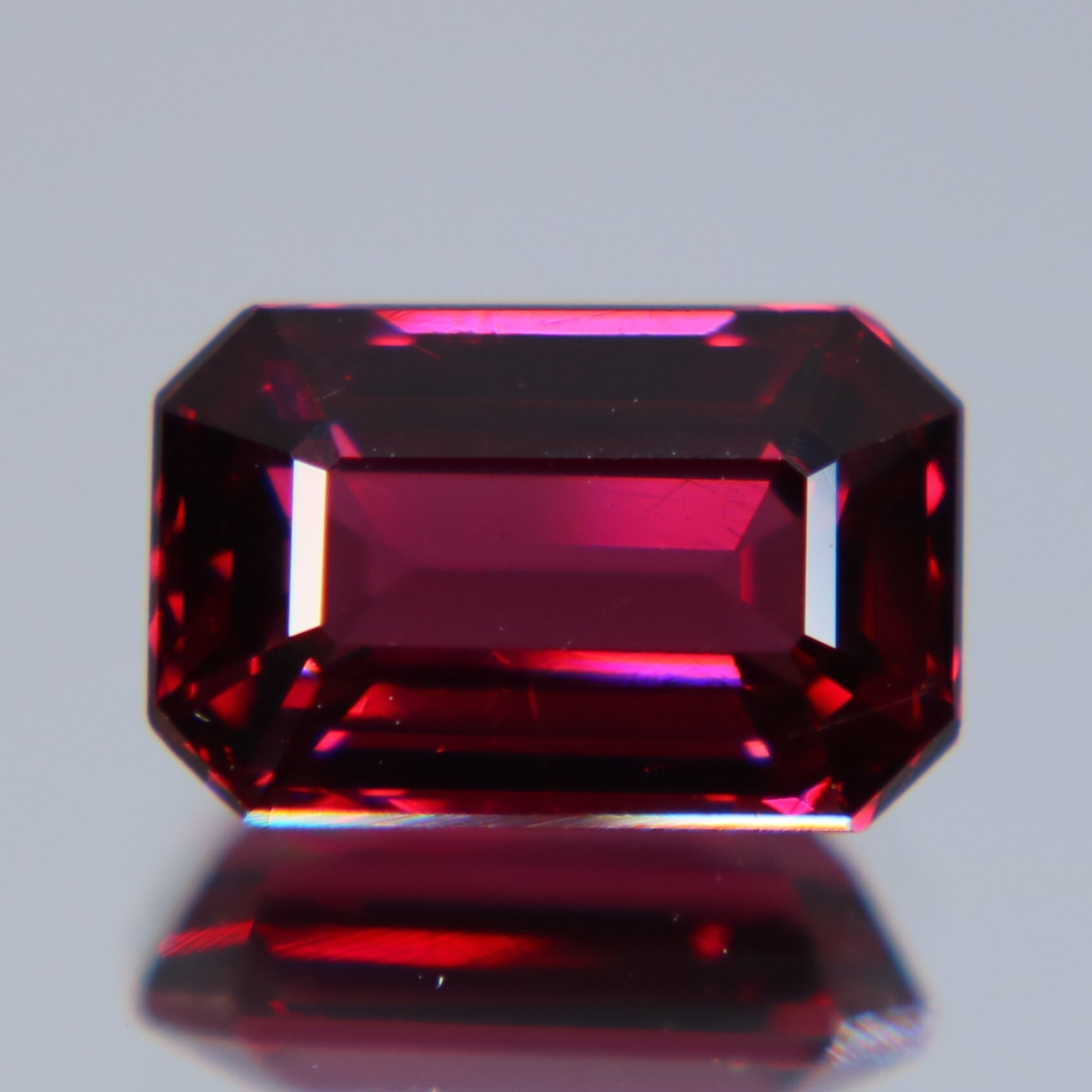 天然ロードライトガーネット 2.68ct【Z771】 | GemQuality
