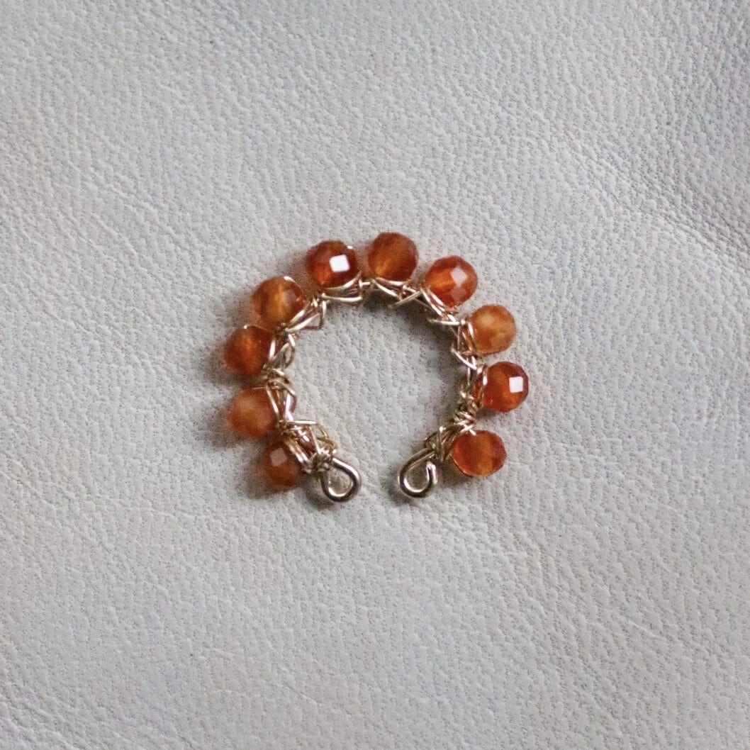 ‐ gemstone ear cuff - カーネリアン