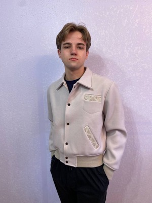 ウクライナ産カシミヤ手刺繍ジャケット シルク刺繍　ユニセックス