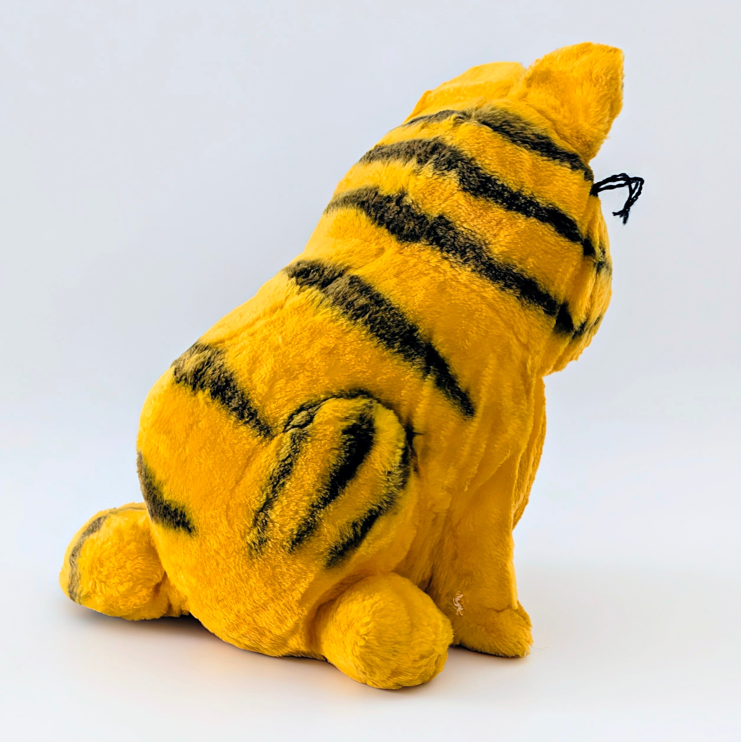 ☆ VINTAGE 1980年代初期 ☆【 Garfield ( ガーフィールド ) 】『 ガーフィールド / おすわり左向き ビッグサイズ！ 』ぬいぐるみ プラッシュ plush 1980年代年製 〚アメリカン雑貨 アメトイ〛