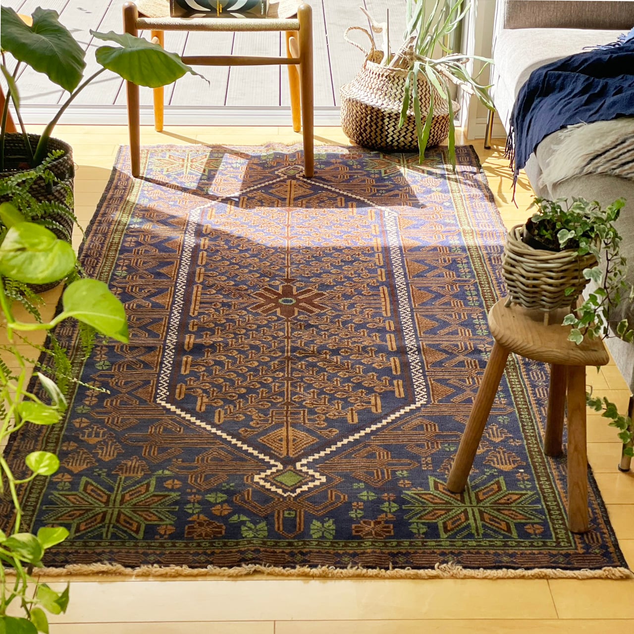 ヴィンテージラグ｜ラージ vintage rug large * ボタニカルネイビー botanical navy 106×212 [gra004]  | ラグの間　｜　ヴィンテージラグ・ヴィンテージミニラグ専門店 powered by BASE