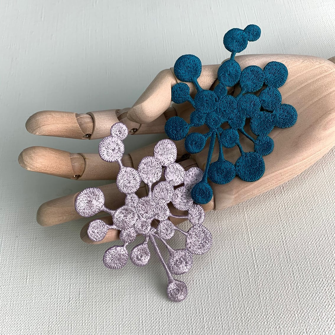 刺繍ブローチga.la (br-048）13色