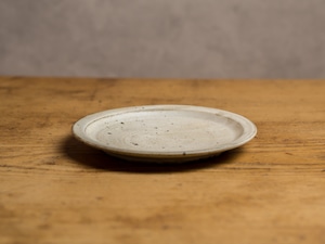 白マット釉 6寸プレート（粉引皿・18cmプレート・ケーキ皿）／くるり窯