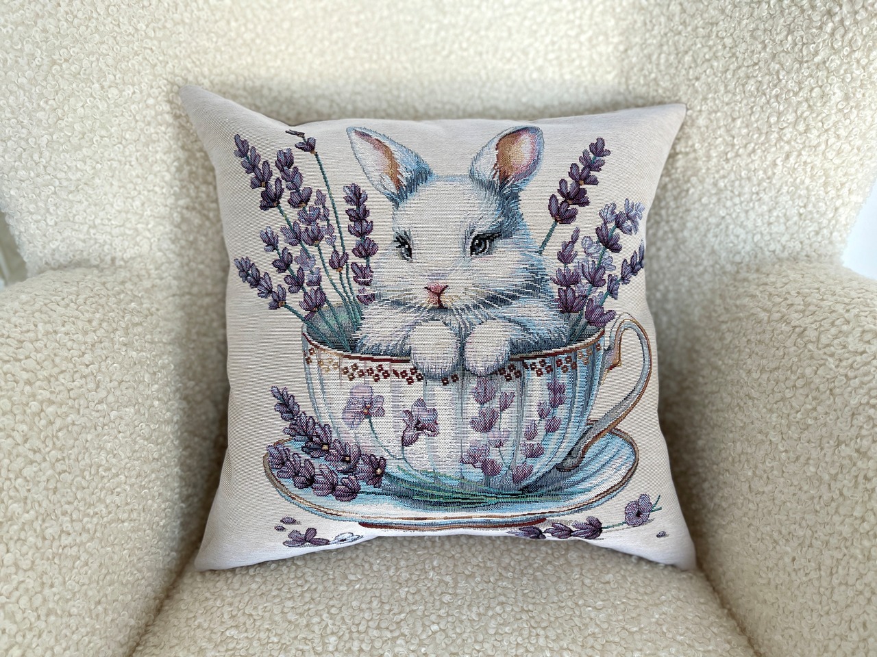 タペストリークッションカバー  ウクライナ製　うさぎ　カップ　ラビット - 2