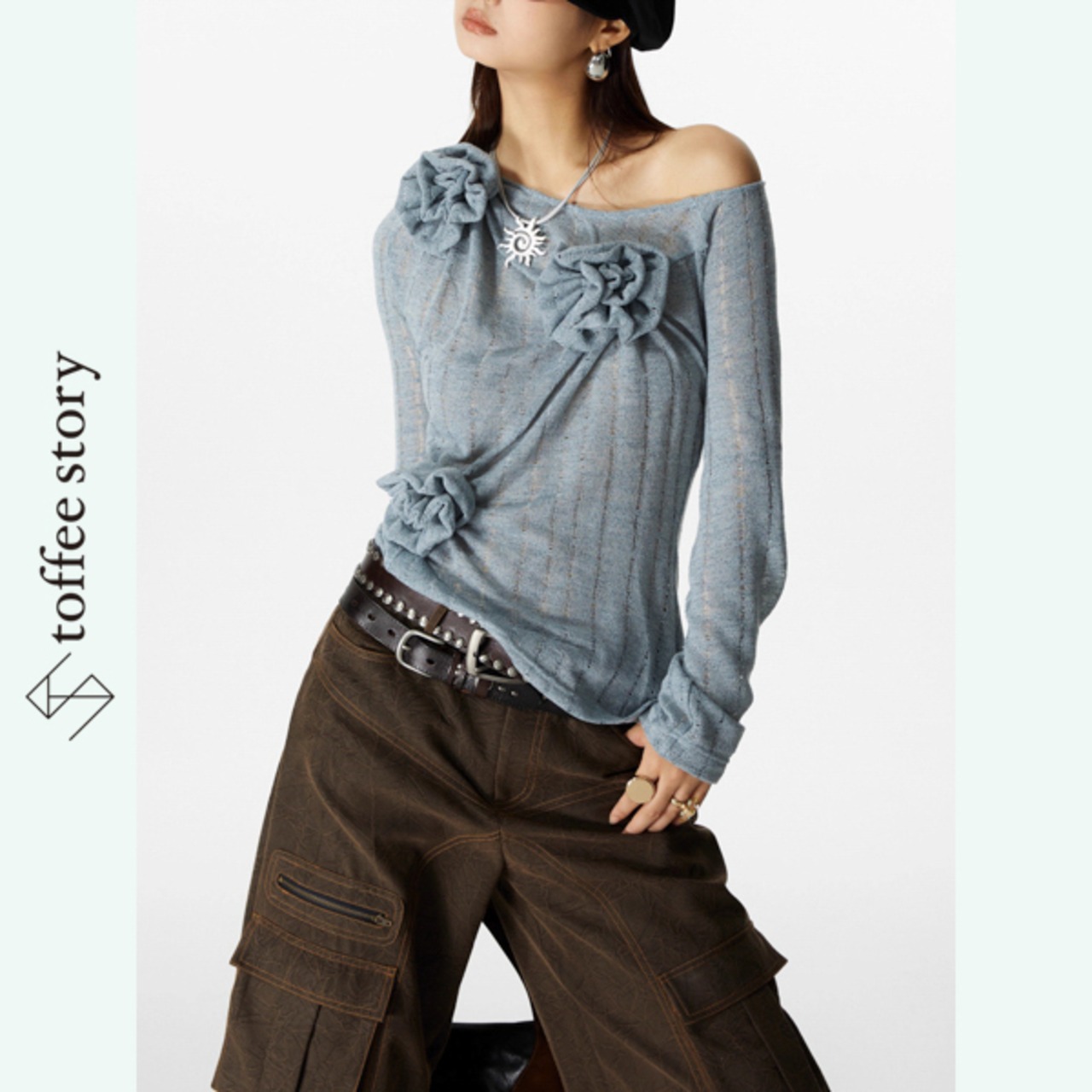 非対称の庭に咲くニットトップス 《B0033》