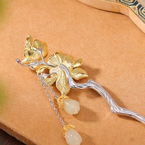 サザンカと木蓮の花のかんざし - 清々しい雰囲気を醸し出す　K202