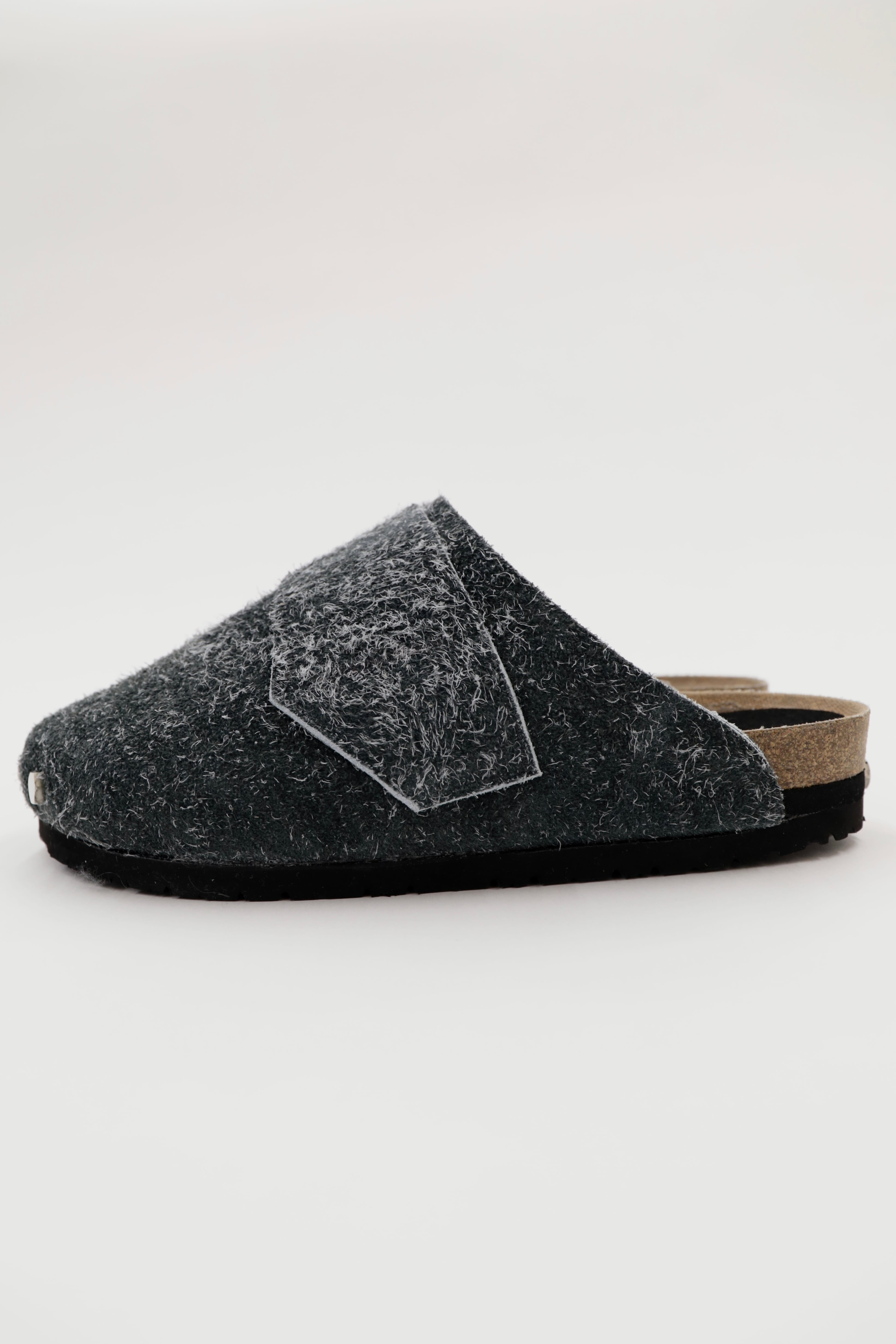 SNOW GRAY SPACE CLOGS | OUAT