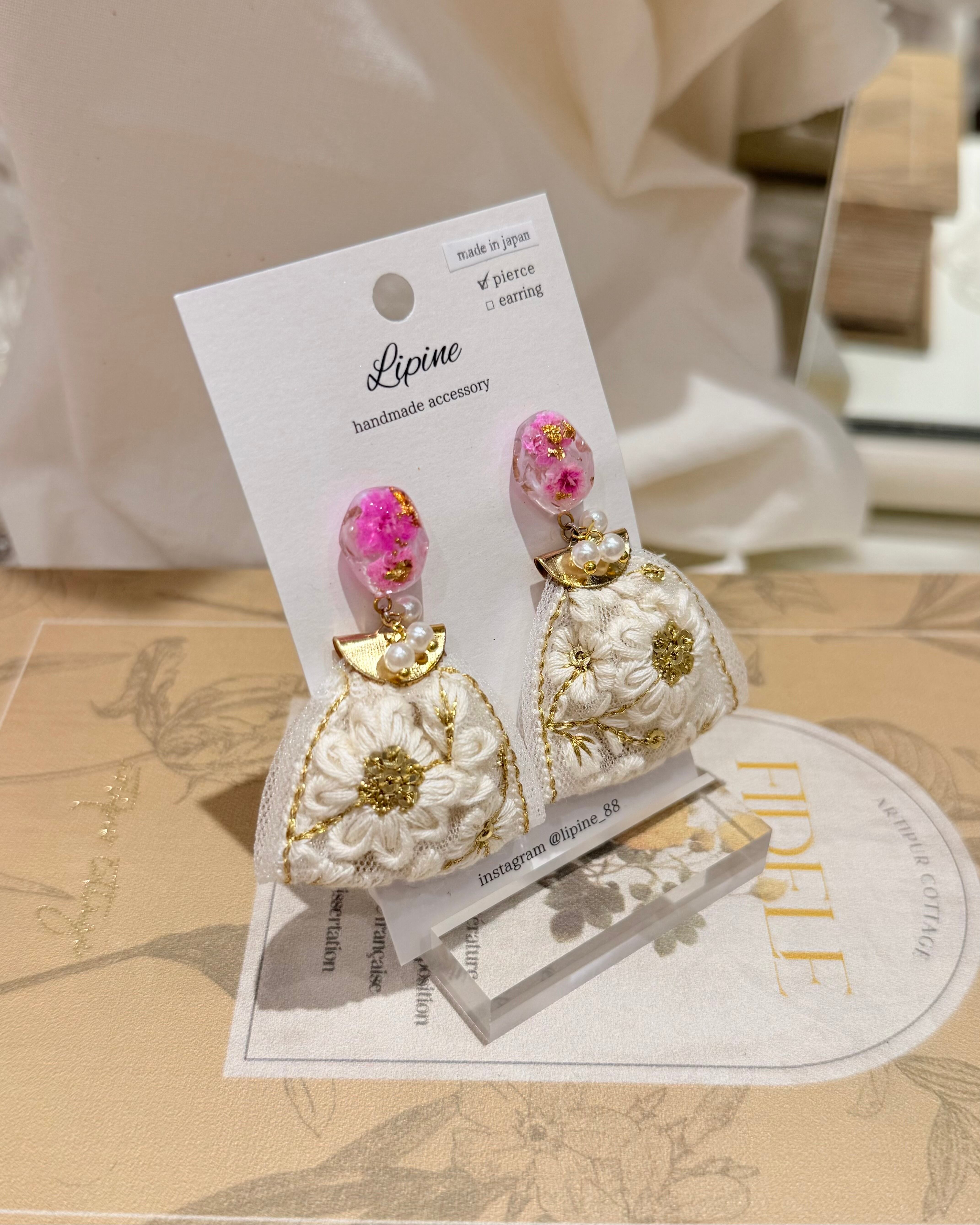 刺繍ピアス（A71-2）⑤