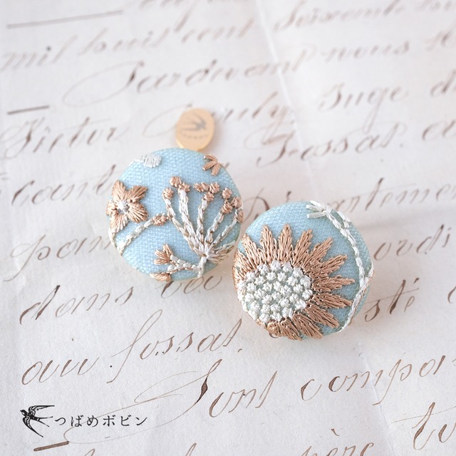 サリーボーダーのクリップ◎ペールエメラルドベージュ／花B【つばめボビンのクリップシリーズ】