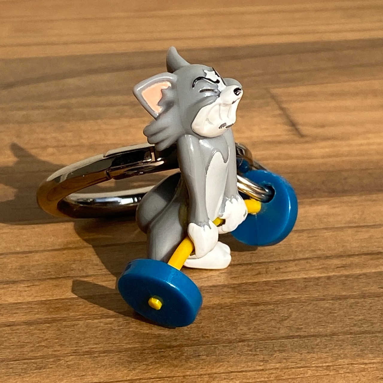 トムとジェリー Tom lifting weights figure keychain