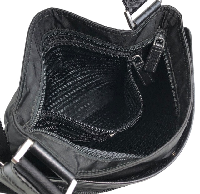 PRADA プラダ ショルダーバッグ ブラック トライアングルロゴ ナイロン レザー サフィアーノ vintage ヴィンテージ オールド 4i8cr5