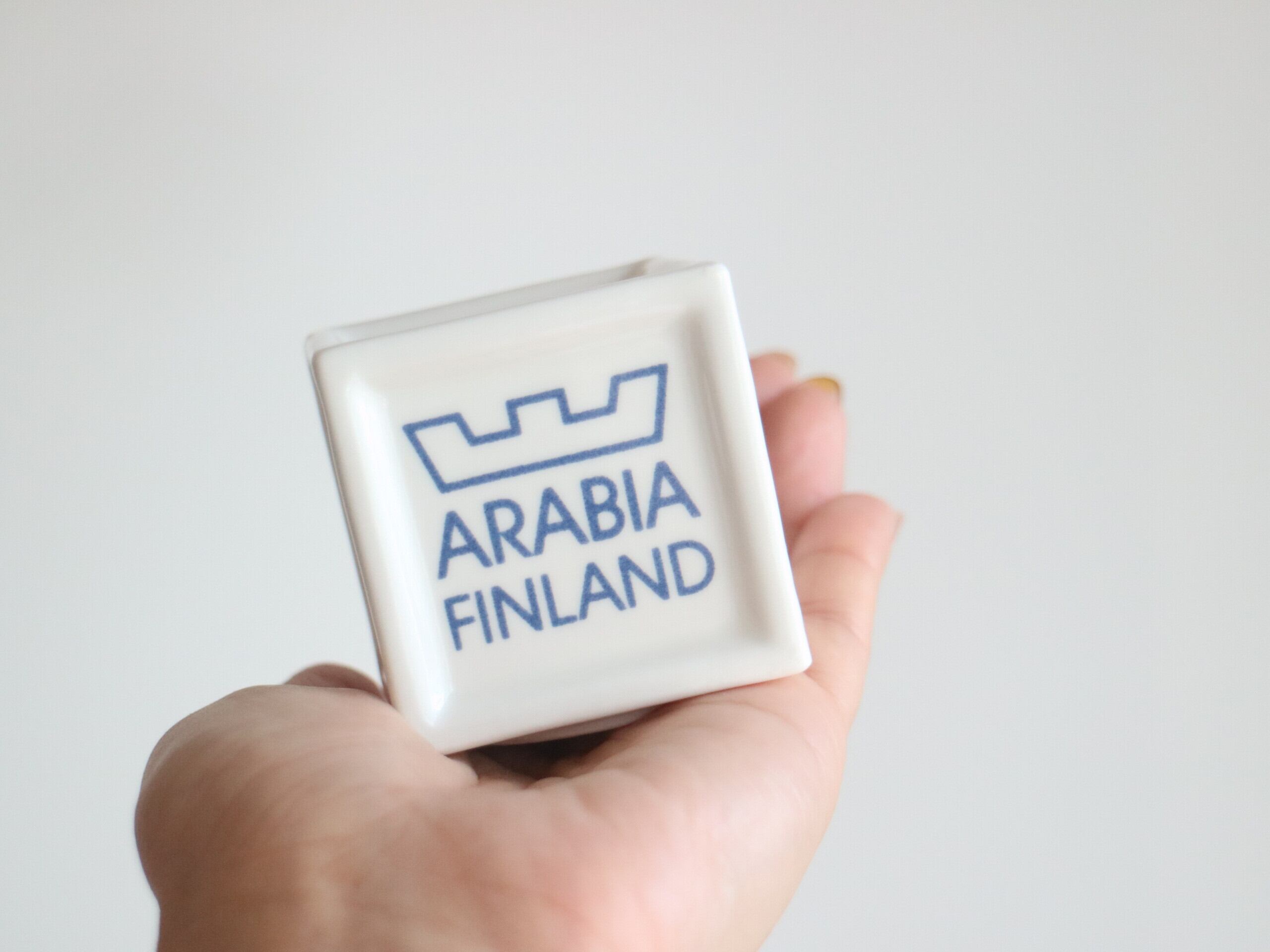 ARABIA / ディーラーサイン No.5946 | Taloni 〜北欧ヴィンテージ食器