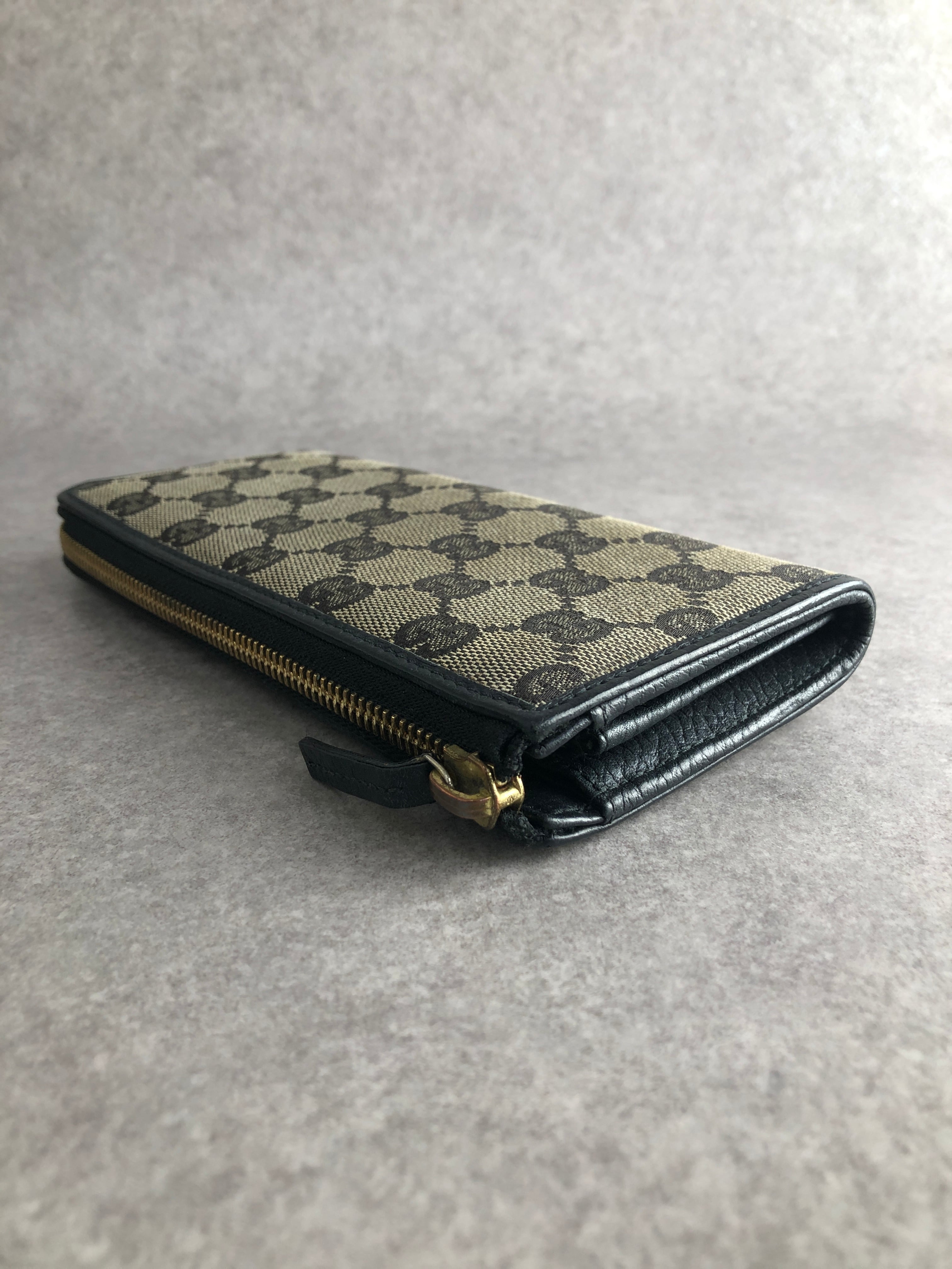 GUCCI グッチ GG 財布 ブラウン ラウンドファスナー キャンバス 長財布