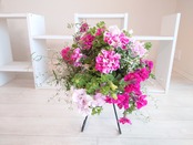 季節お花を使ったハンギングバスケット ※スタンド別売り