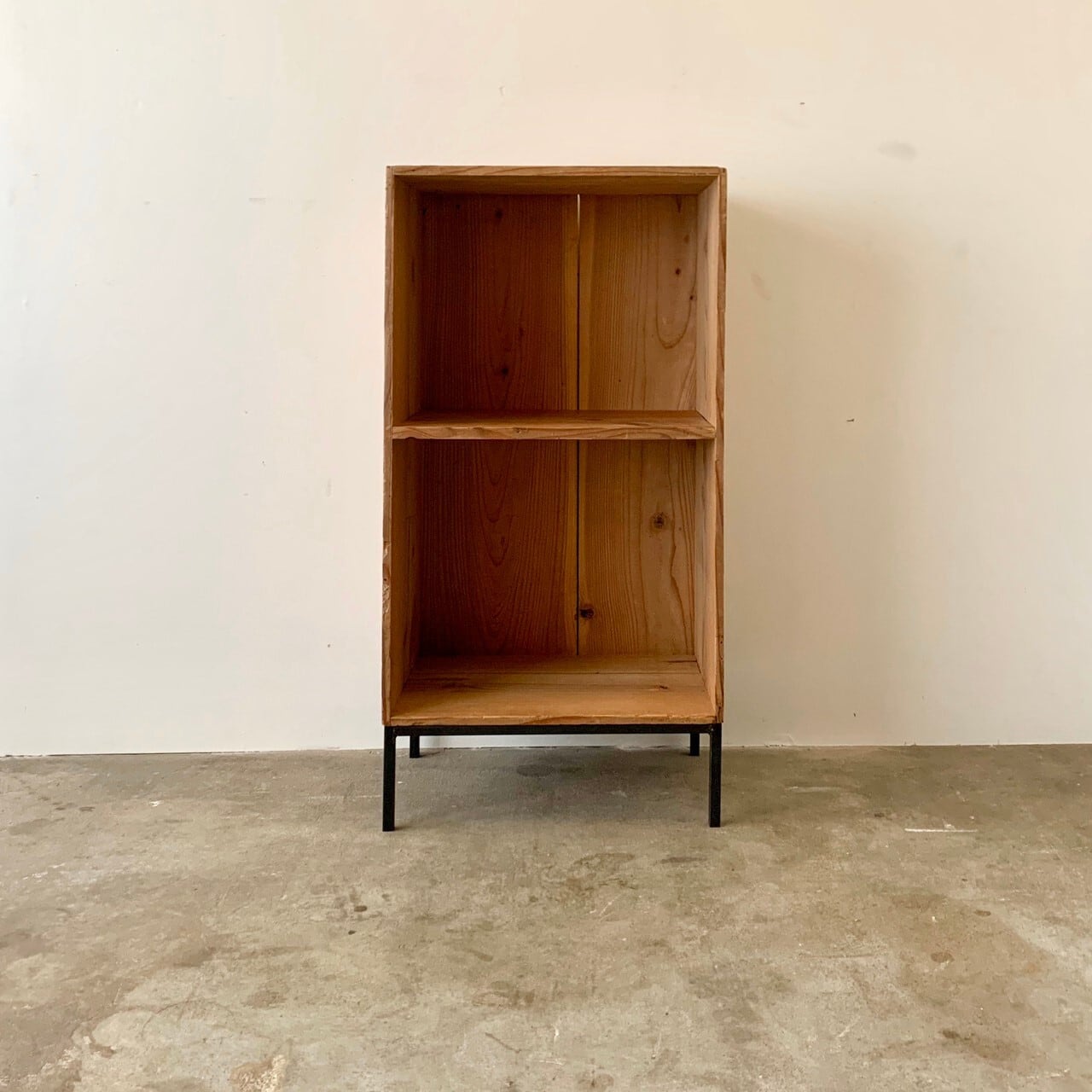 スチール脚の棚 古家具 | ju-gu