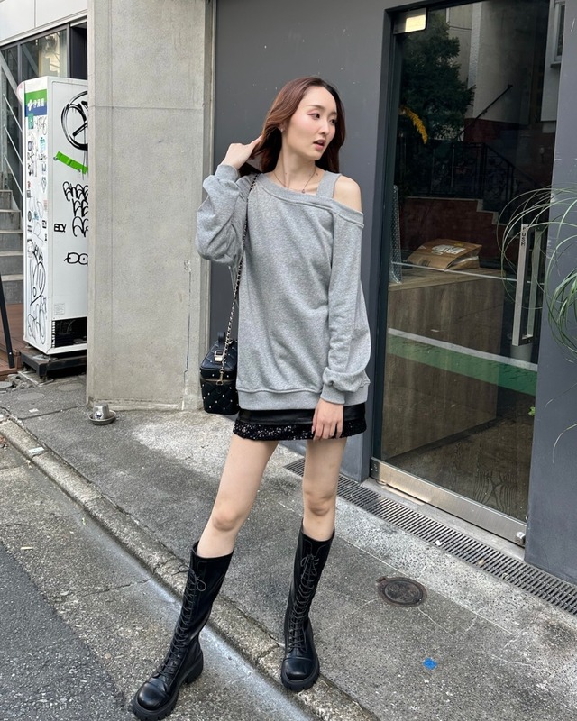 オフショルルーズスウェットトップス