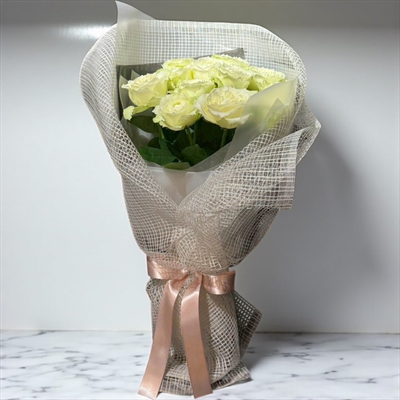 ふんわりホワイトローズ | HANA TO TOGE | 花と棘 | 成城学園前 | 花屋