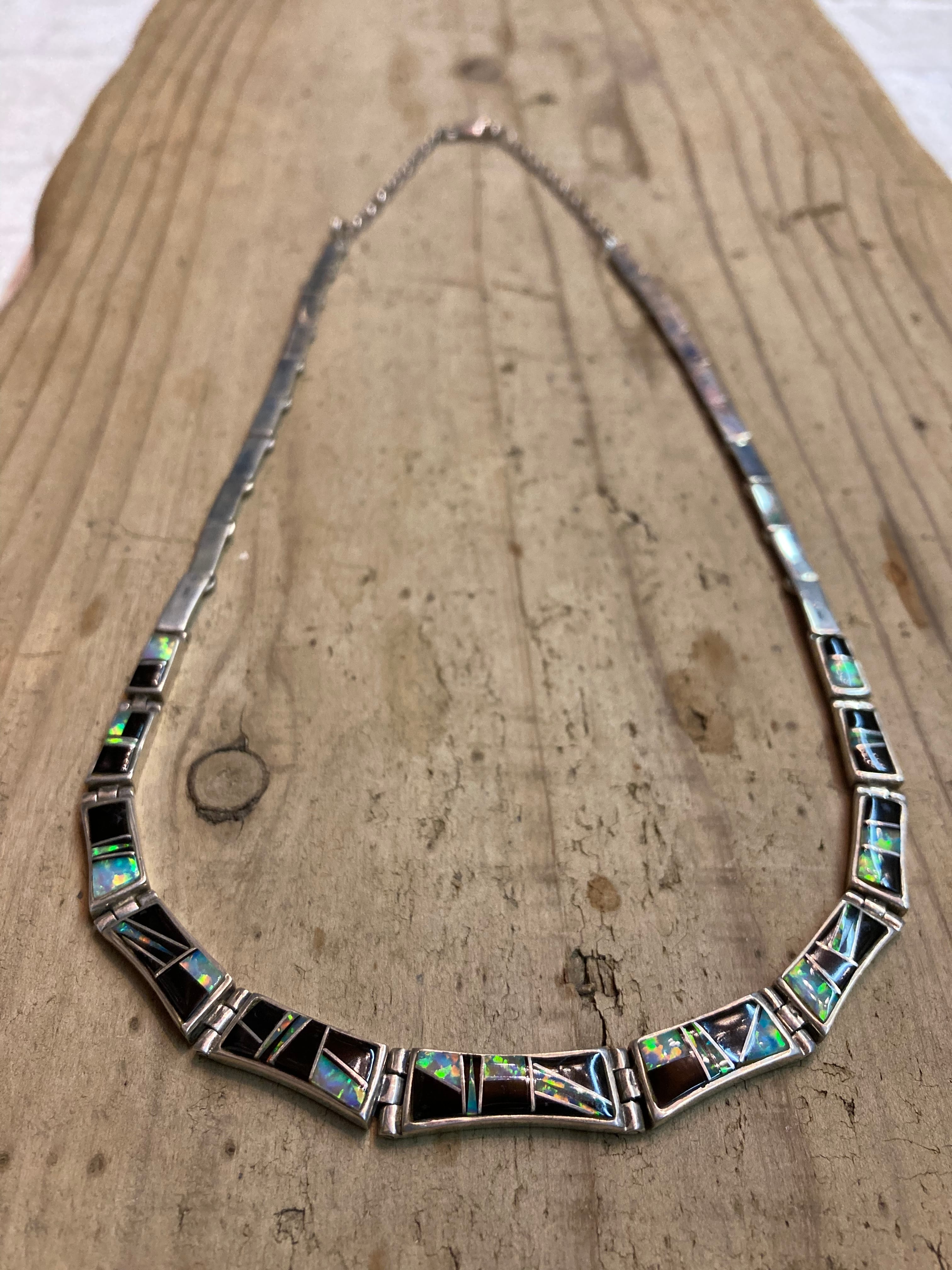 NAVAJO CALVIN BEGAY INLAY NECKLACE   (beady antiques)