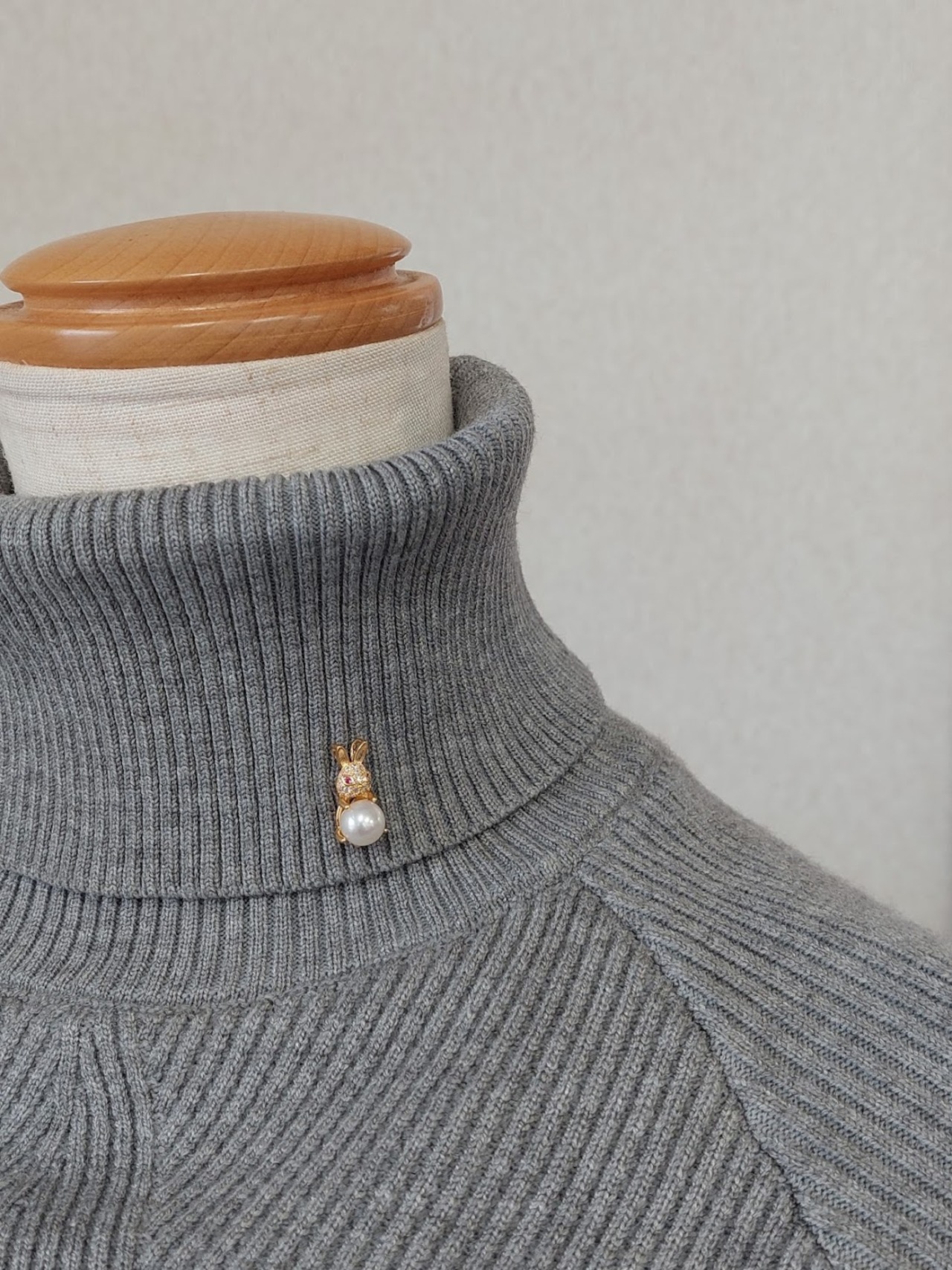 うさぎの淡水真珠ピンズ