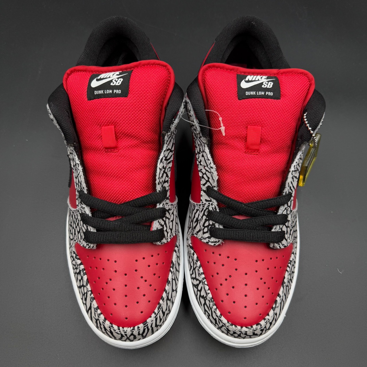 ×SUPERME DUNK SB RED CEMENT 313170-600