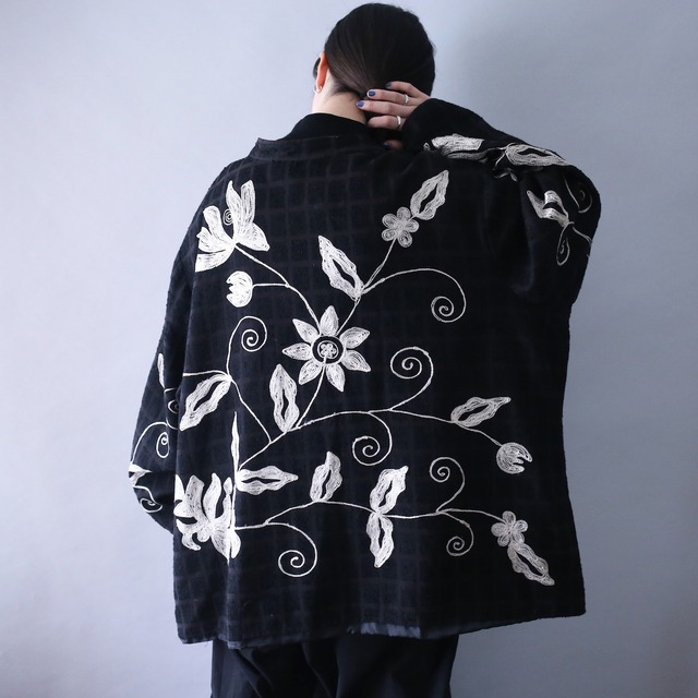 "刺繍×花" monotone coloring XXXX over silhouette jacket