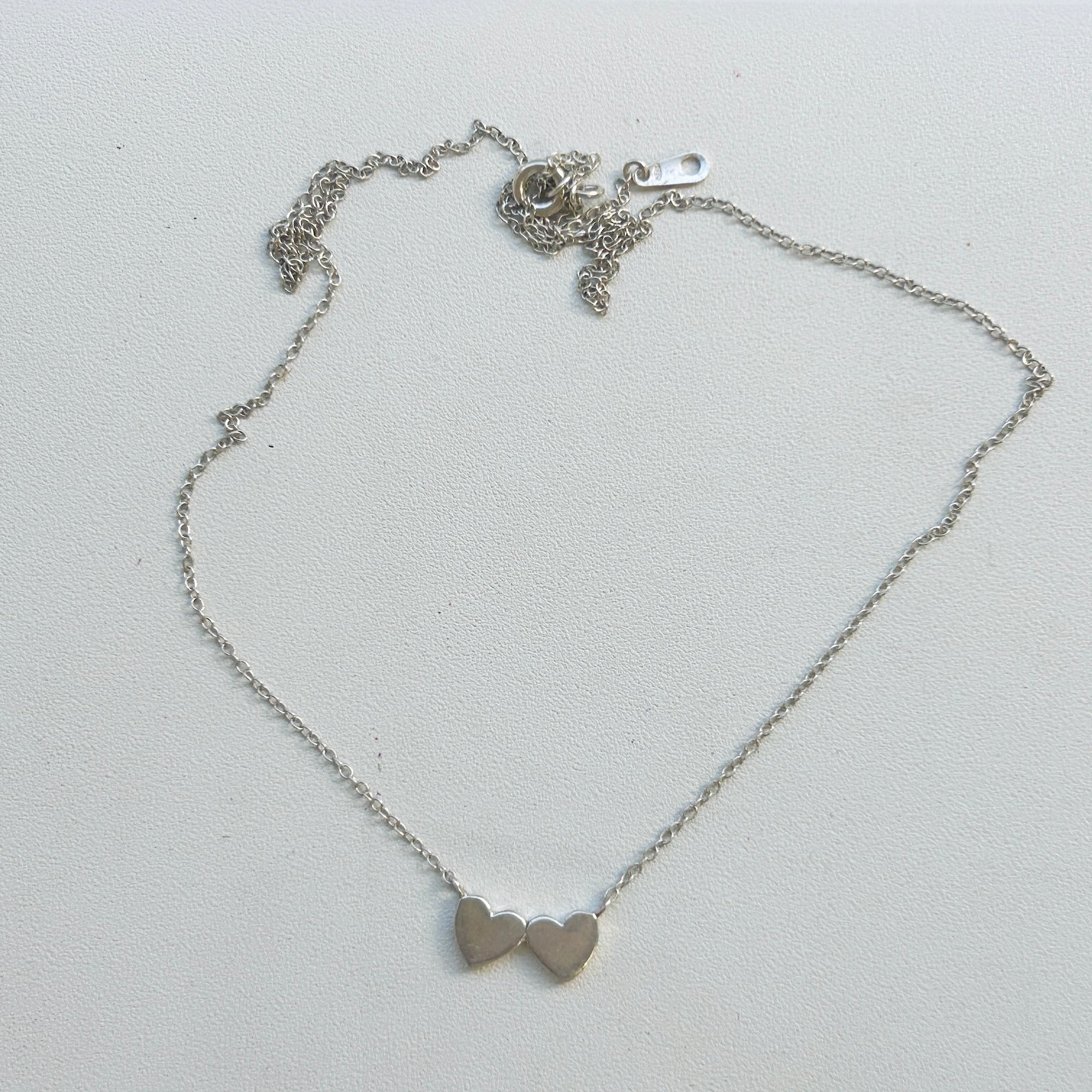 シルバー925 ミニダブルハートネックレス（41 / 46cm） | Milo