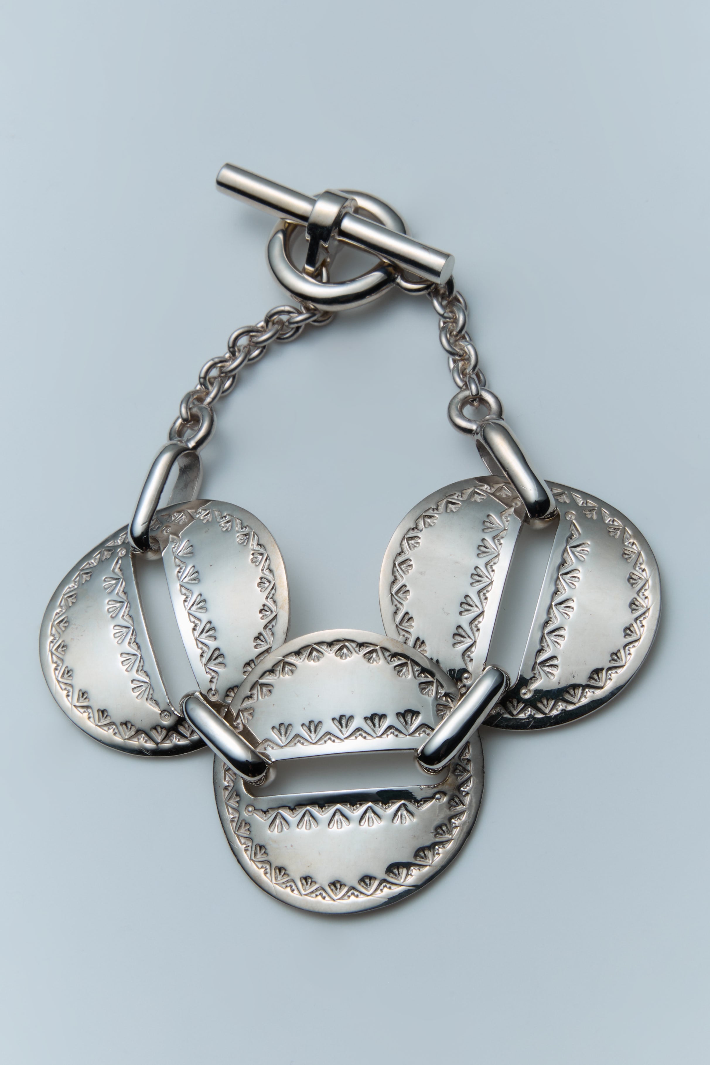 NOAARK / Tlal Oval Medium Stamp Bracelet (B96)