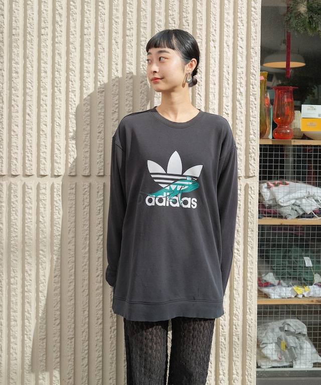 "adidas" black sweatshirt