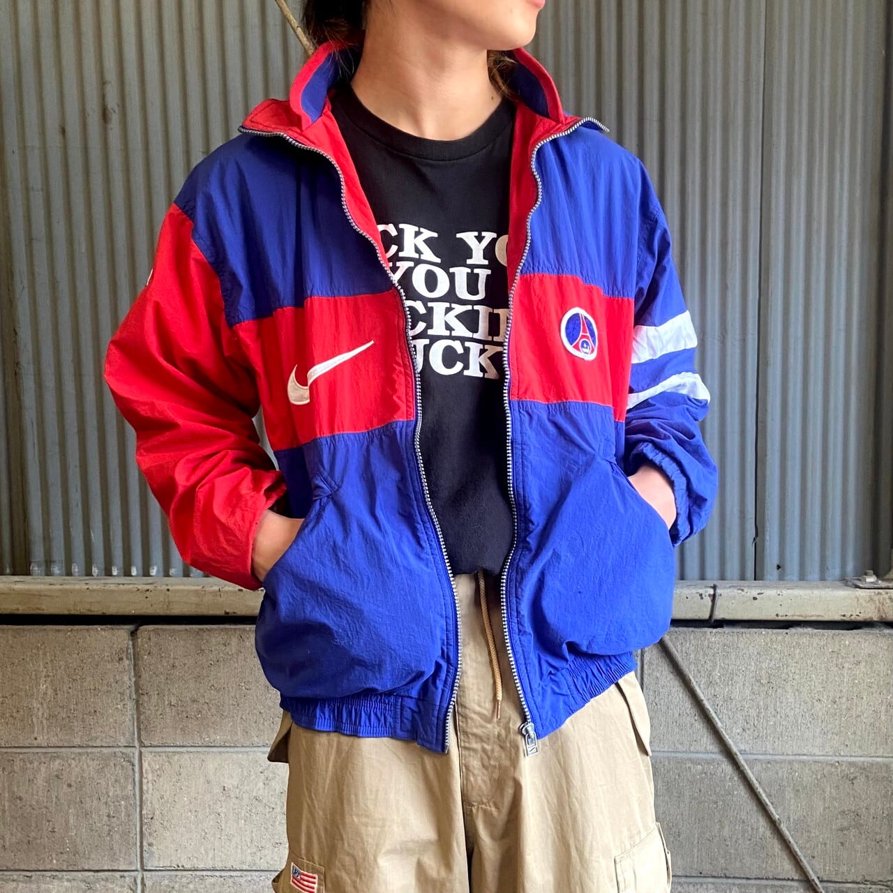 90年代 NIKE PREMIER ナイキ PSG パリサンジェルマン ロゴワッペン ナイロンジャケット メンズM相当 古着 90s ヴィンテージ  ビンテージ 切り替え トリコロールカラー スウォッシュロゴ刺繍 【ナイロンジャケット】【ALL15】【AL2110】 | cave