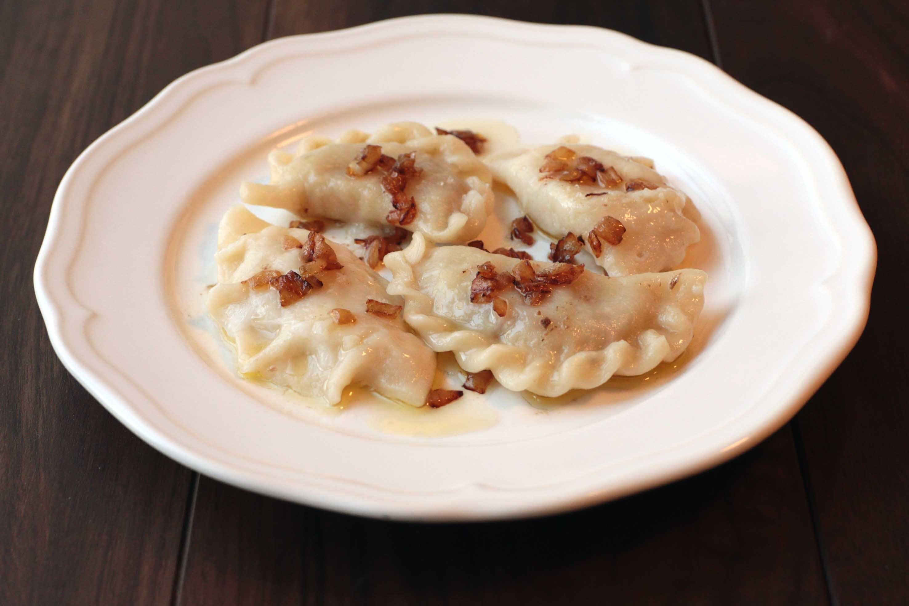 ピエロギ(ザワークラウト&キノコ)Pierogi z kapusta z grzybami / dumplings w/ sauerkraut & mushroom