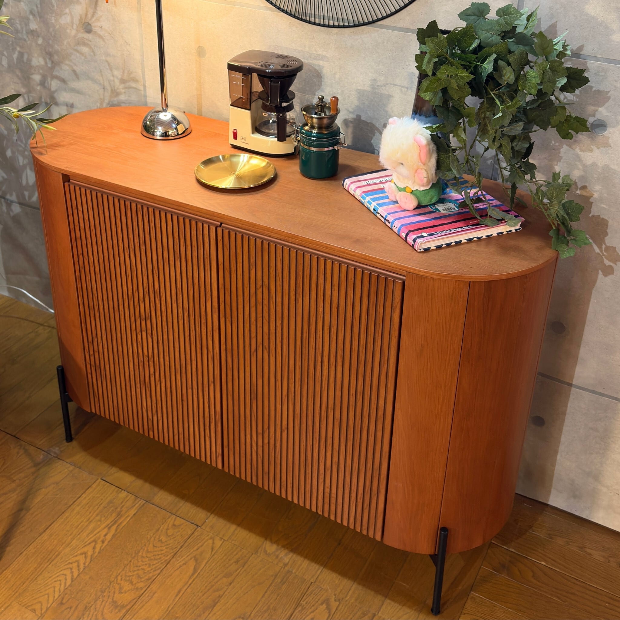 ミッドセンチュリー　木製オーバル型キャビネット Contemporary / Oval Sideboard / オーバル型 サイドボード ローボード