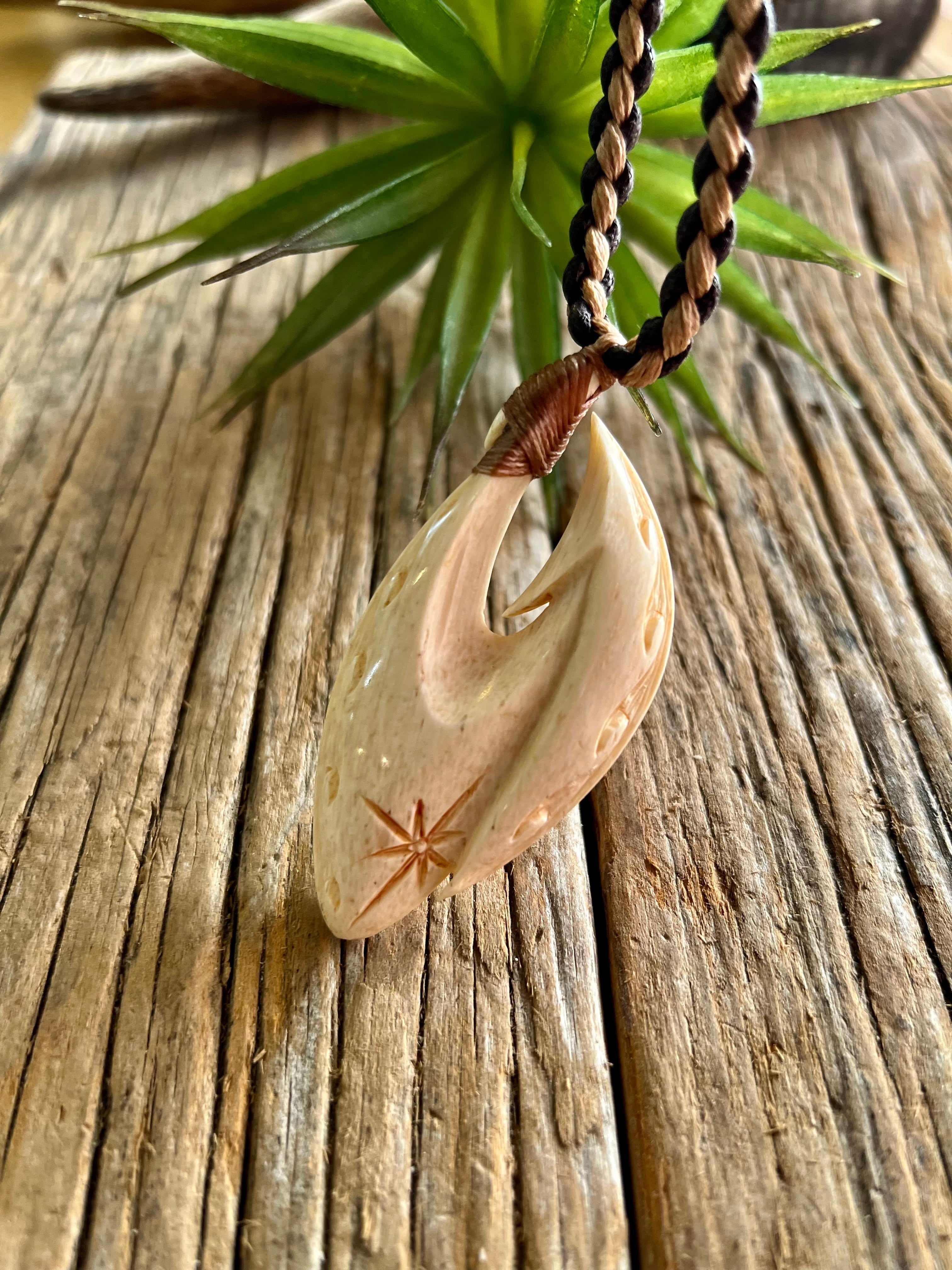 Kz' Bone マッコウクジラ ボーンカービング ネックレス フック お守り KZ'BONE カズボーン bone hook ボーンフック ネックレス マッコウ