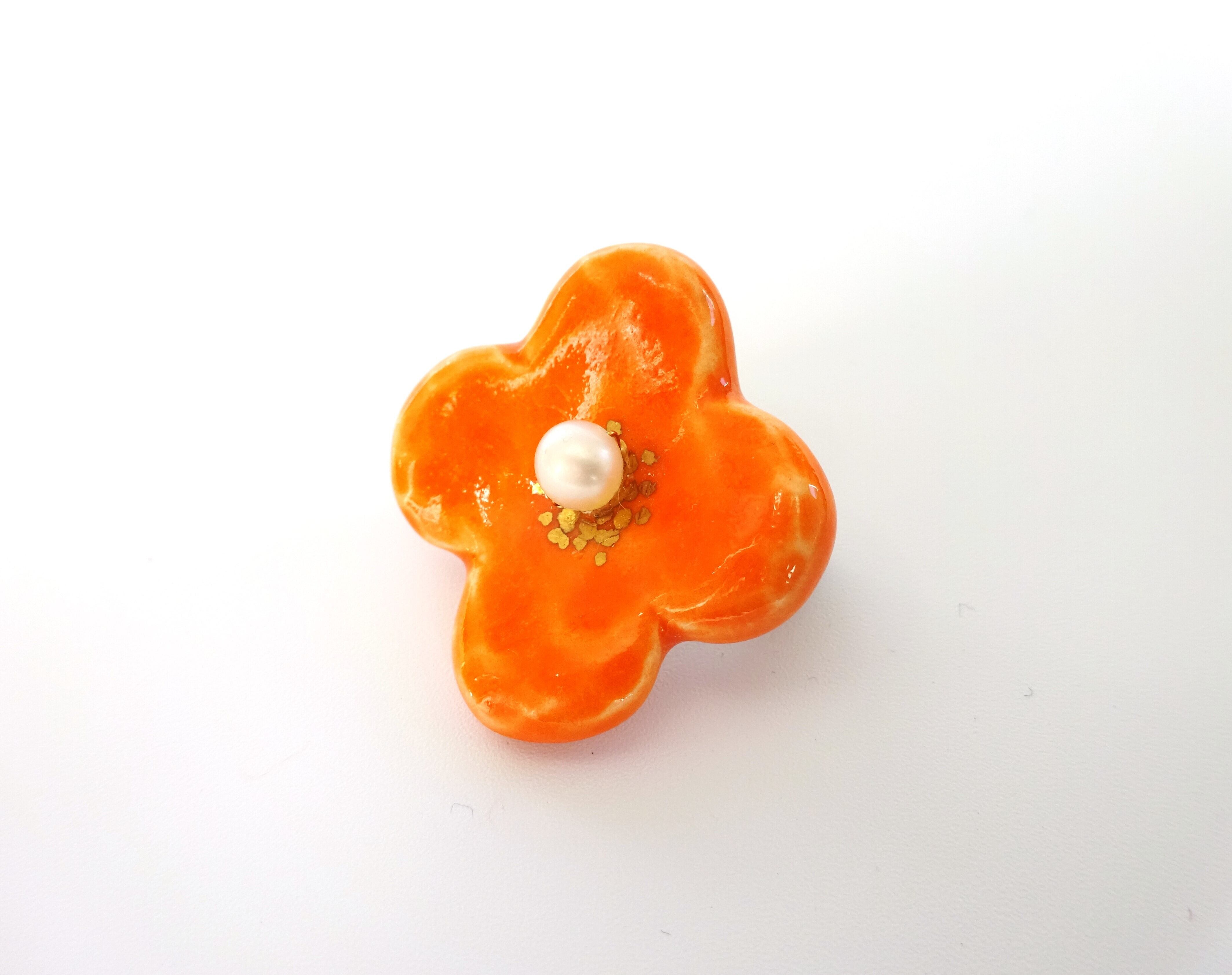 小さな花のbroach（オレンジ）