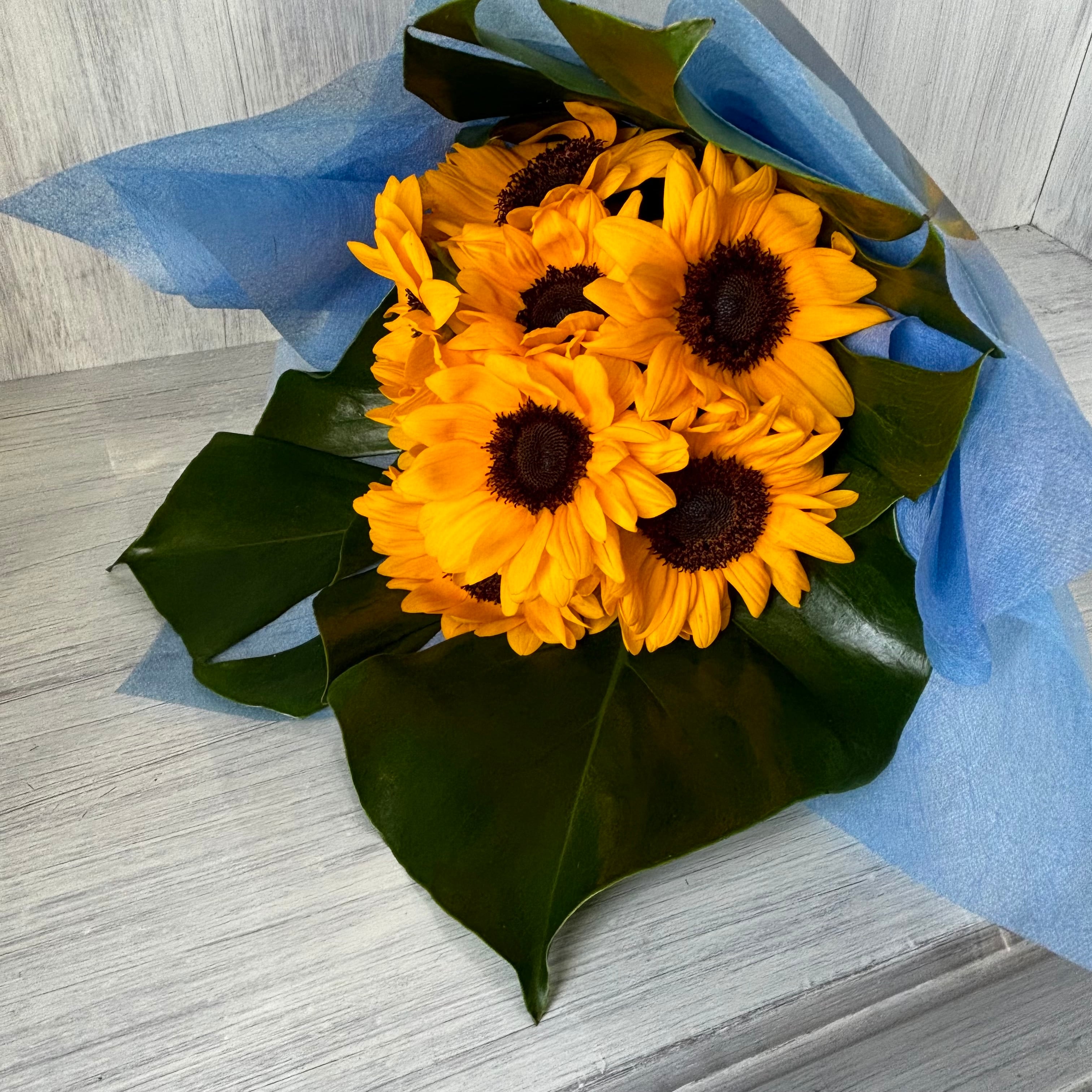 定番ビタミンフラワー！ オレンジひまわりのシンプルブーケ